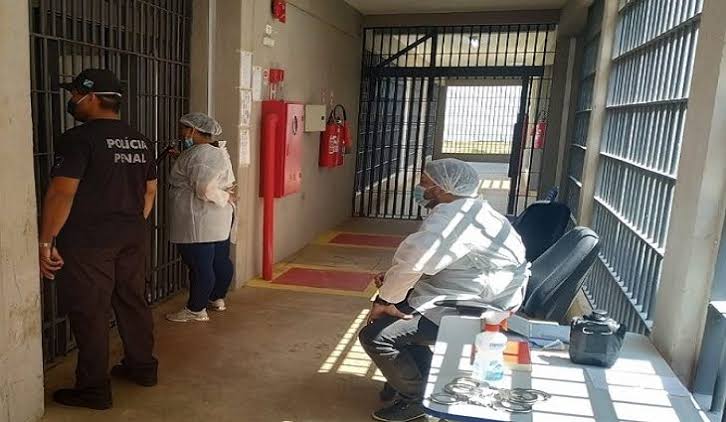 Rapaz que assassinou idosa a facadas mata colega de cela asfixiado