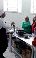 UNIASSELVI Palho&ccedil;a capacita merendeiras da rede municipal de ensino em curso gratuito sobre Gastronomia 