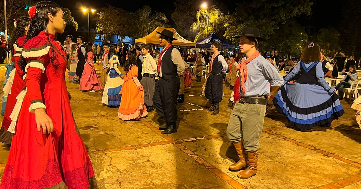 CTG promove baile de formatura do curso de fandango durante a Semana Farroupilha