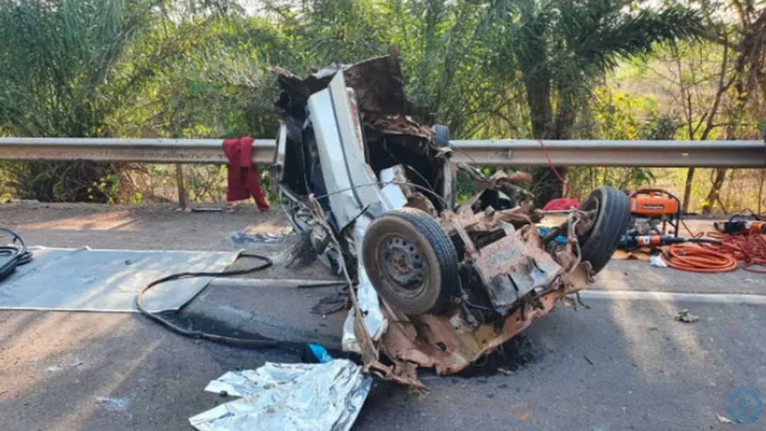 Acidente mata tr&ecirc;s e deixa outras tr&ecirc;s pessoas feridas na BR-163