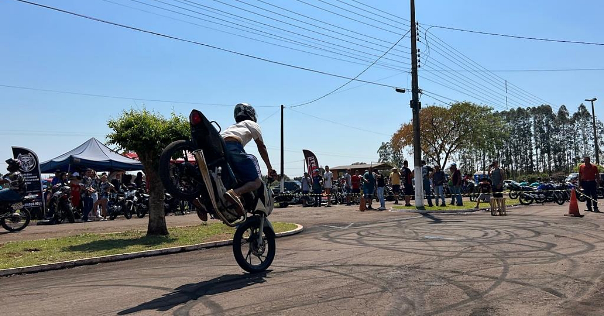 Show de manobras radicais atrai grande p&uacute;blico para o Parque de Exposi&ccedil;&atilde;o