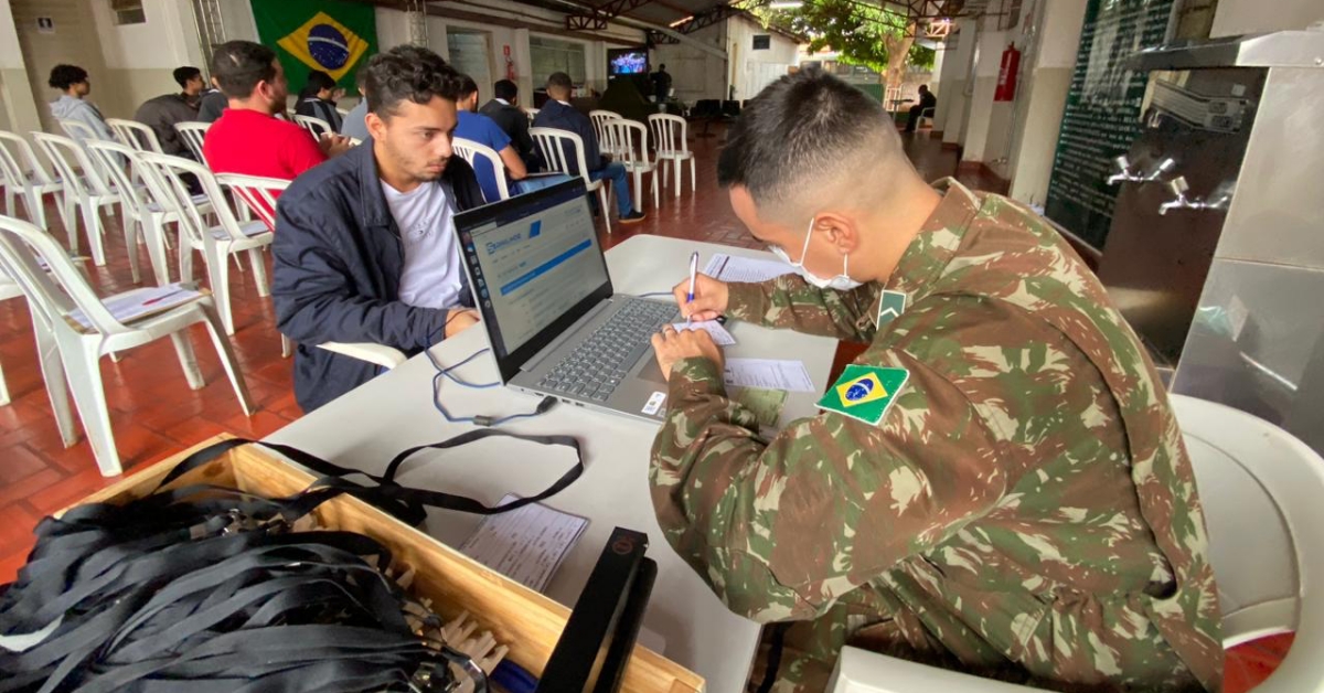 Jovens alistados no Ex&eacute;rcito passam por comiss&atilde;o de sele&ccedil;&atilde;o