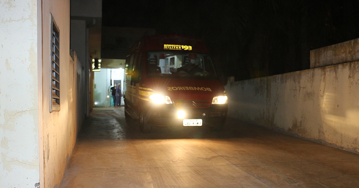 Em nova ocorr&ecirc;ncia com embriaguez, Uno bate em motocicleta na BR-060