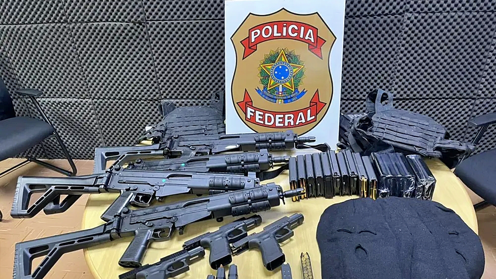 Pol&iacute;cia Federal prende homem com arsenal de armas que seria usado em roubo em MS