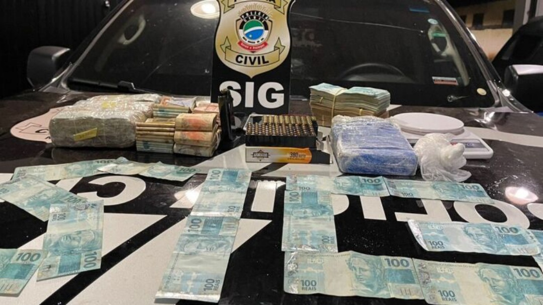 Polícia identifica grande esquema e traficantes são presos com R$ 130 mil
