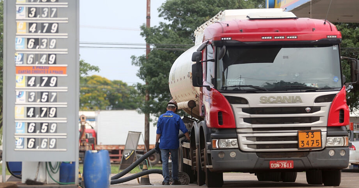 Arrecada&ccedil;&atilde;o de impostos atinge R$ 13,4 bi em 9 meses