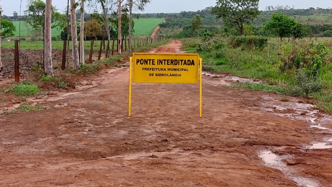 Prefeitura interdita ponte em travess&atilde;o de acesso ao Assentamento Cap&atilde;o Bonito I