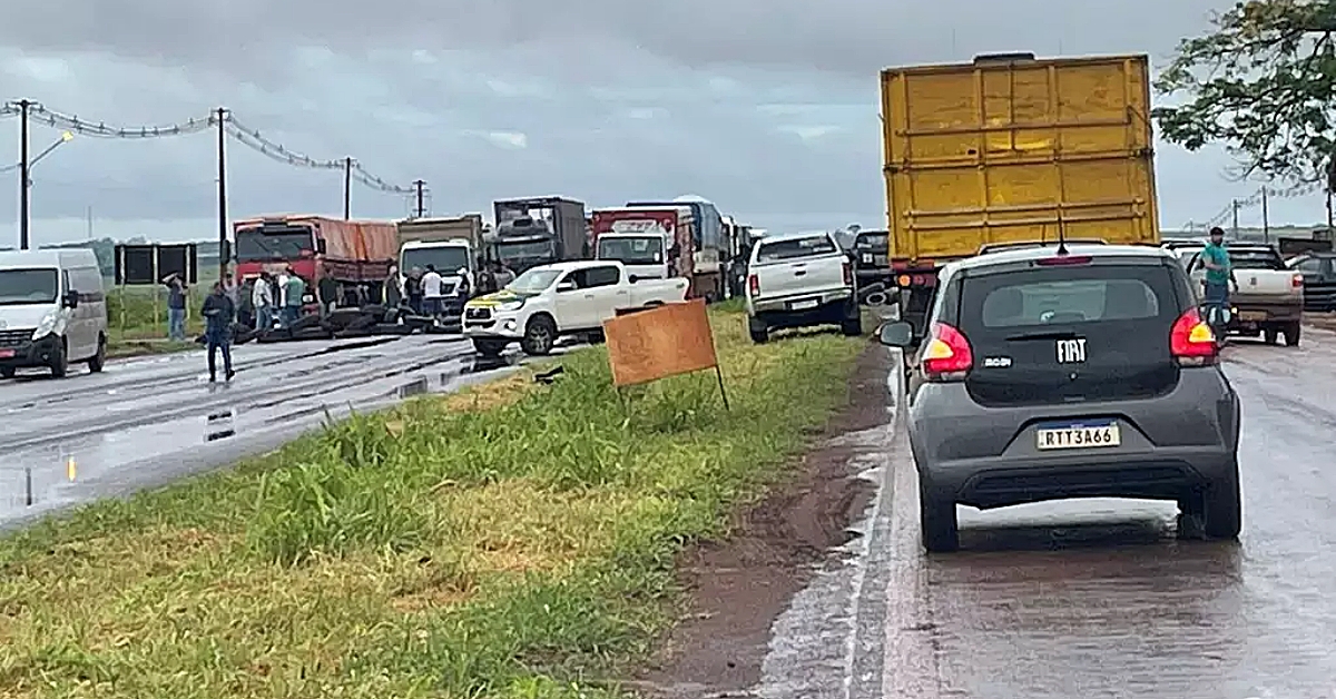 Ao todo, 14 trechos de rodovias est&atilde;o bloqueados em Mato Grosso do Sul 