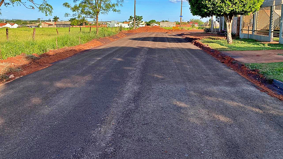 Come&ccedil;a pavimenta&ccedil;&atilde;o da Vila Olenka