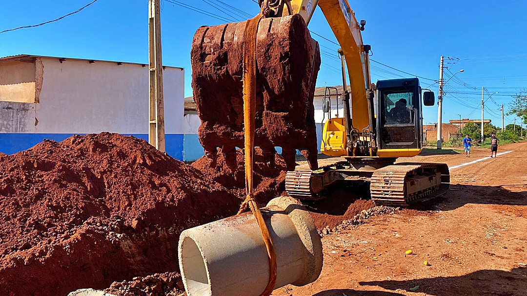 Prefeitura retoma drenagem na Rua Diogo Cunha