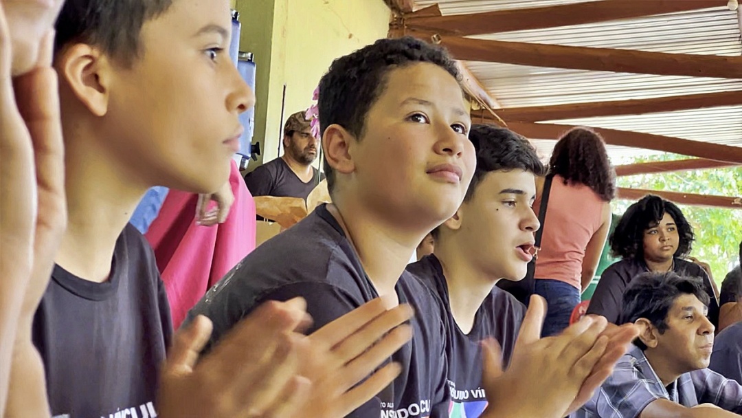 Projeto garante a jovens da zonal rural acesso a oficinas de m&uacute;sica, esporte e saberes da terra 