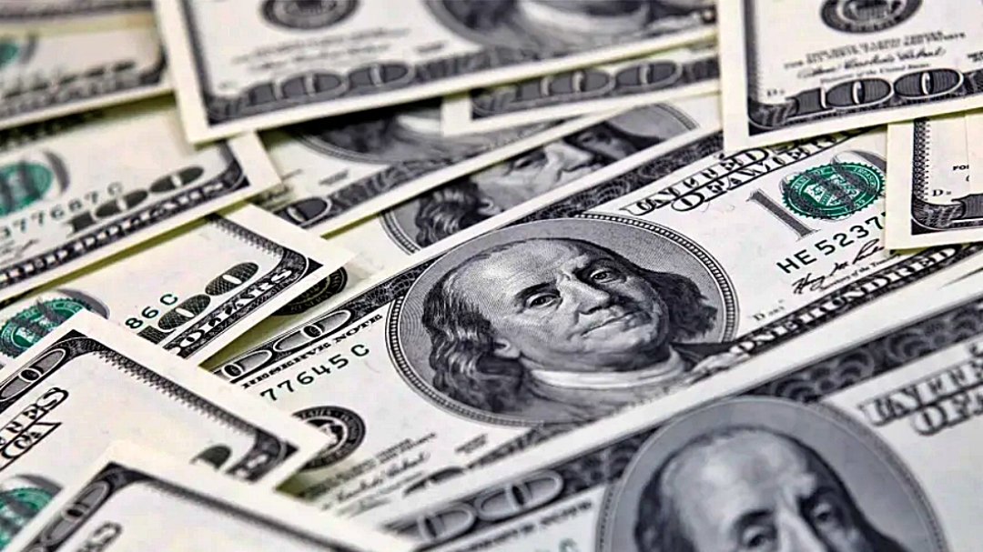 D&oacute;lar abre em queda acompanhando exterior e de olho na PEC 