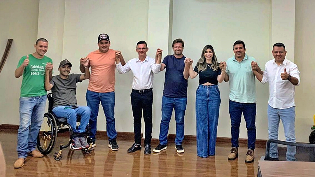 Alian&ccedil;a com PSDB na C&acirc;mara pode custar ao MDB a perda de 300 cargos