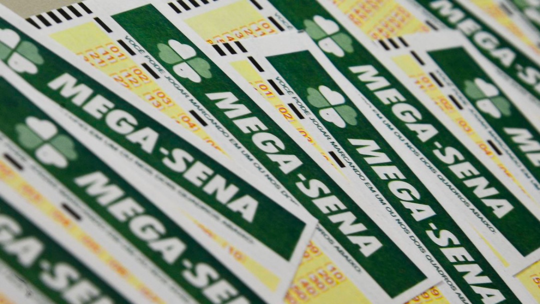 Mega-Sena acumula e sorteia R$ 65 milh&otilde;es na quarta-feira