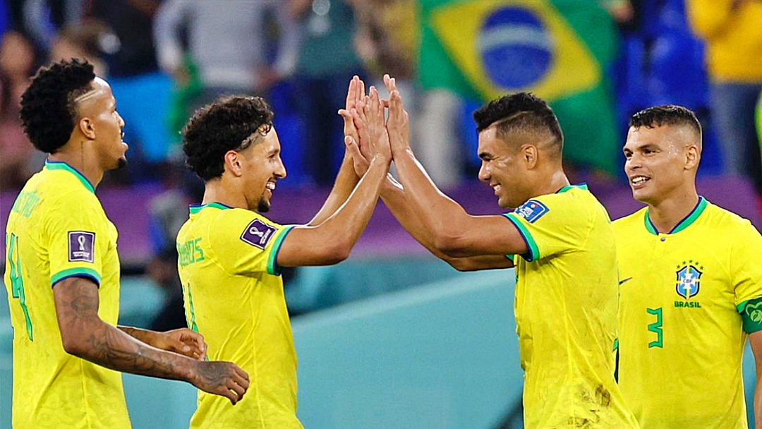 Brasil bate Su&iacute;&ccedil;a e se classifica para oitavas da Copa do Catar