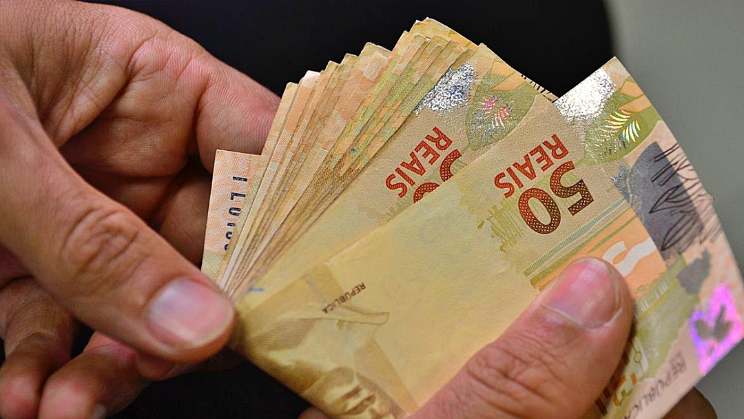 Sal&aacute;rio m&iacute;nimo sobe para R$ 1.302 em 1&ordm; de janeiro