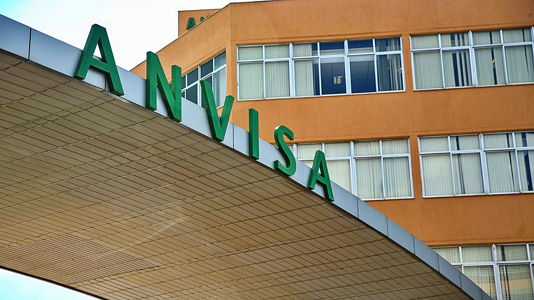 Anvisa alerta sobre uso de produtos para tran&ccedil;ar cabelos