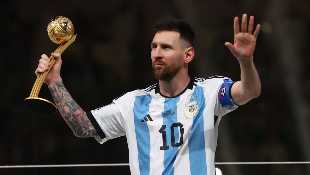 Argentina domina pr&ecirc;mios no Catar, Messi eleito craque