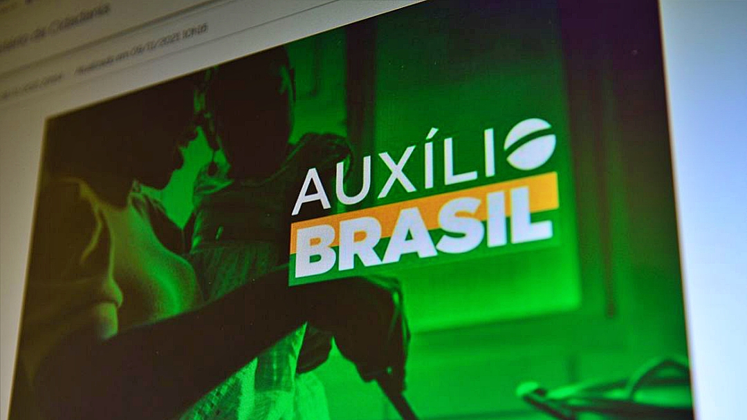 Caixa paga Aux&iacute;lio Brasil a benefici&aacute;rios de NIS final 7