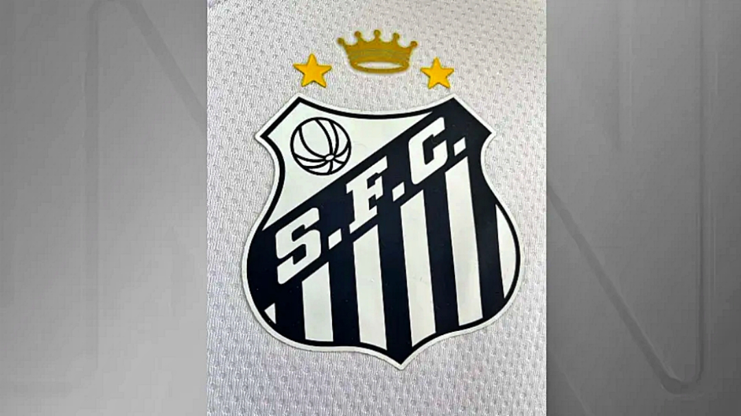 Santos apresenta novo escudo com homenagem a Pel&eacute;