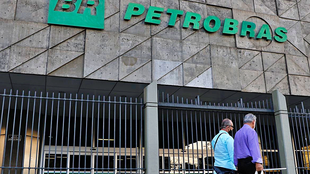 Petrobras reduz em 11,6% preço do querosene de aviação