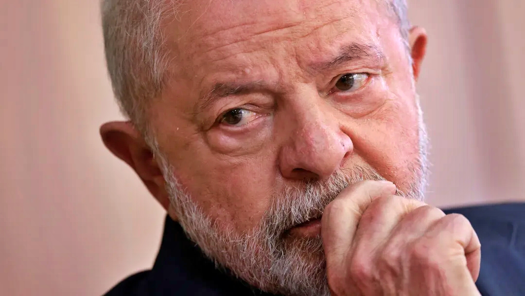  Lula se re&uacute;ne com chefes das For&ccedil;as Armadas