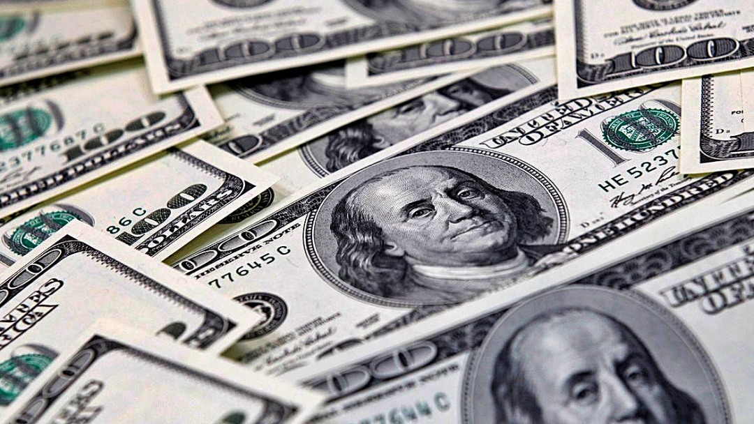 D&oacute;lar sobe para R$ 5,20 e fecha no maior n&iacute;vel em 11 dias