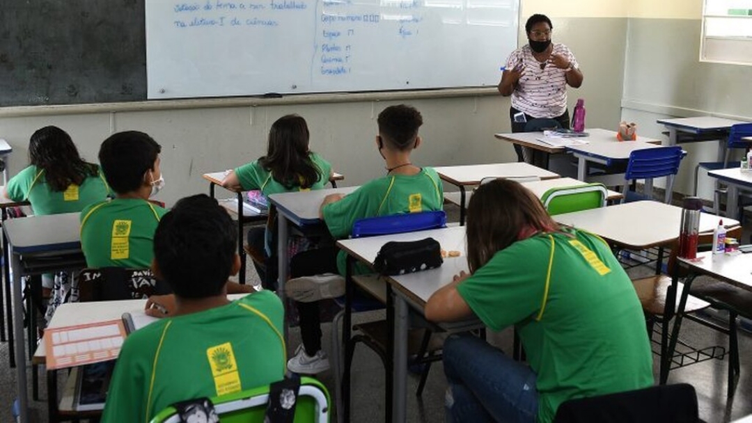 Professores da Rede Estadual de Ensino t&ecirc;m reajuste salarial de 15%