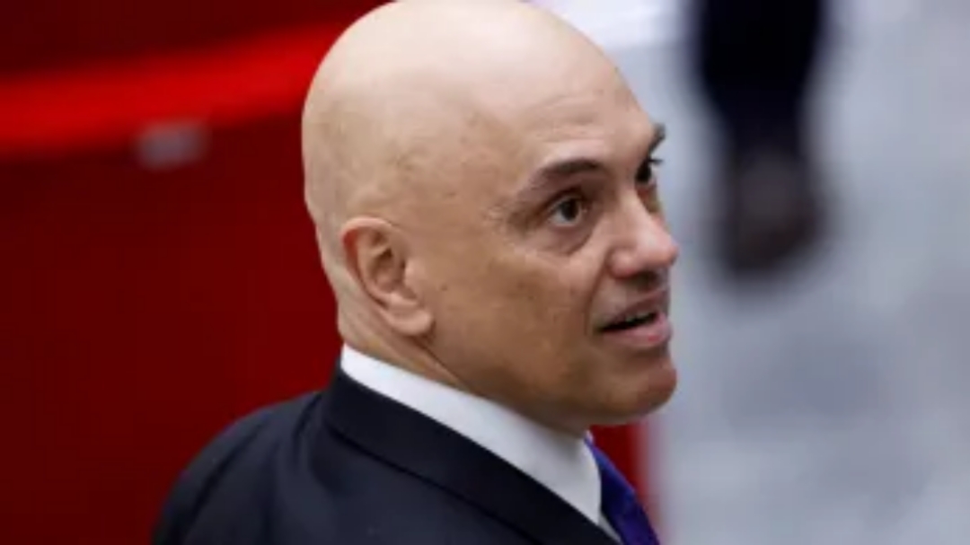 Hacker diz que tentou clonar telefone de Moraes