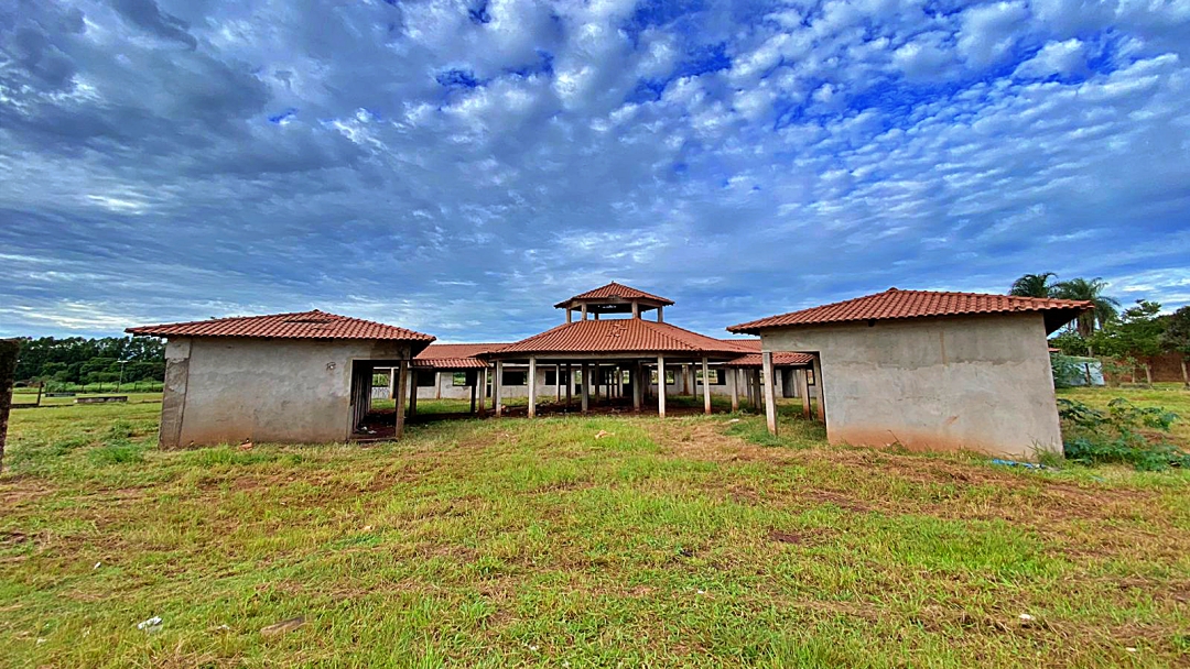 Prefeitura licita conclus&atilde;o das obras da escola Benigno Escobar, no Jardim Para&iacute;so, paradas h&aacute; tr&ecirc;s anos