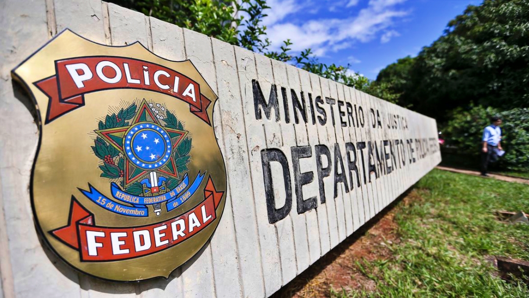 PF cumpre mandados por fraude contra a Caixa