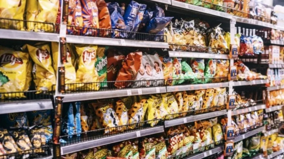 Ultraprocessados fizeram obesidade &ldquo;explodir&rdquo; no mundo, alerta endocrinologista