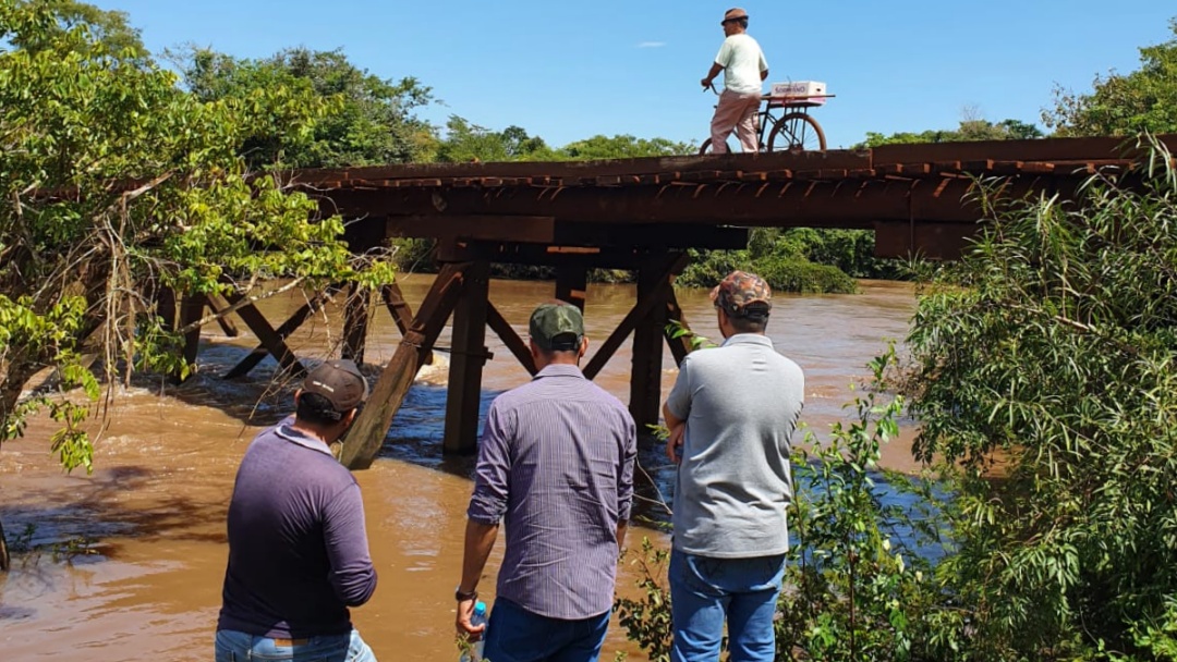 Prefeitura ainda espera laudo t&eacute;cnico para interditar ponte no Barra Nova 