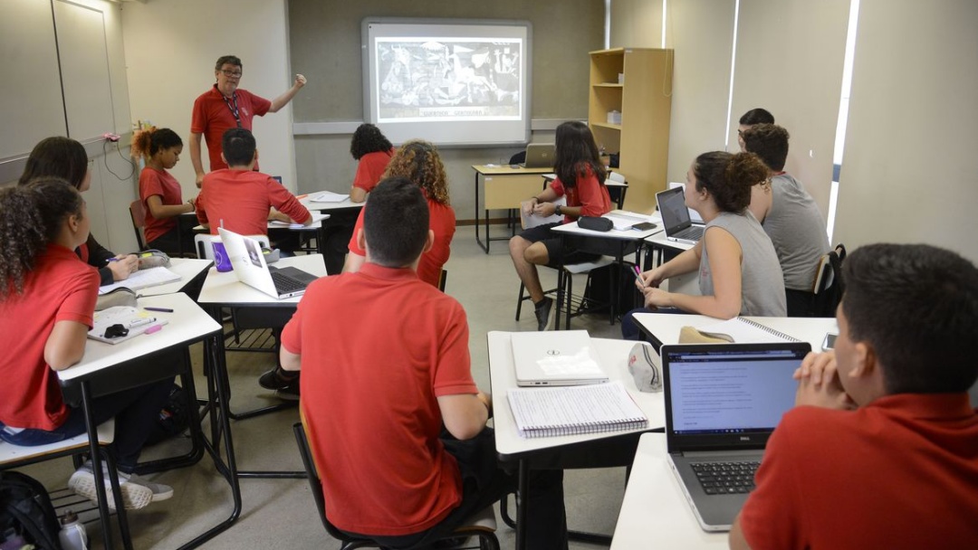 Educa&ccedil;&atilde;o Especialistas pedem revoga&ccedil;&atilde;o do novo ensino m&eacute;dio