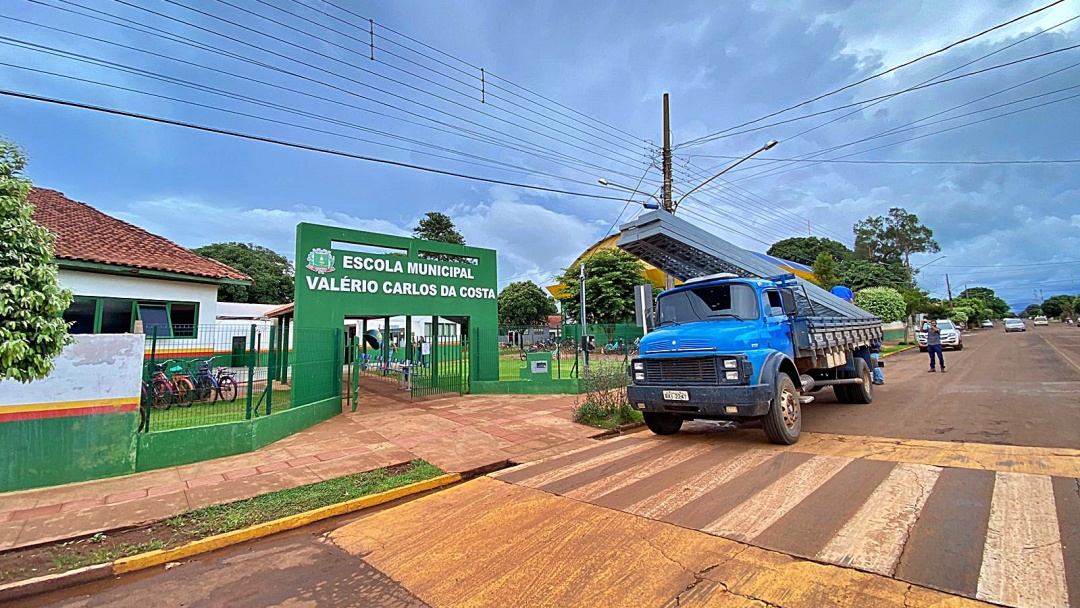 Empresa entrega estrutura e vai iniciar a montagem da cobertura de escolas