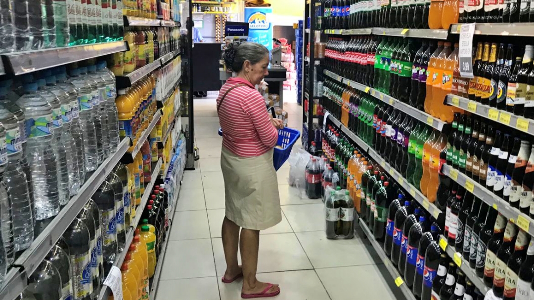 Embalagens ocultam parte dos aditivos em alimentos vendidos no Brasil