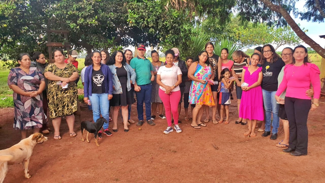 Do servi&ccedil;o bra&ccedil;al a ordenha leiteira; mulheres protagonizam em travess&atilde;o no Alambari 