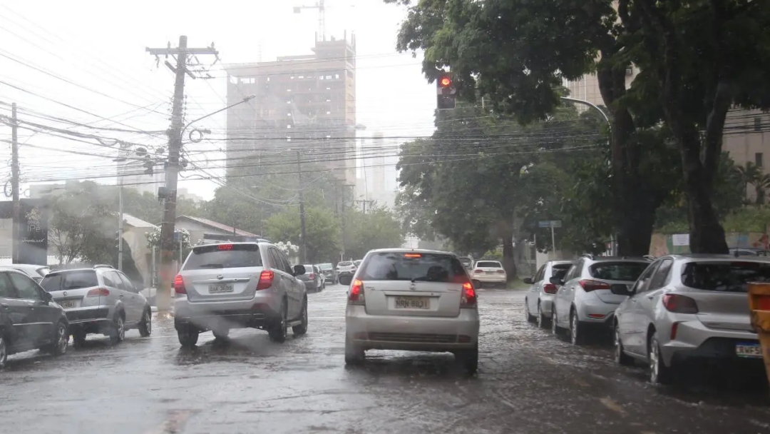 Nova frente fria se aproxima de Mato Grosso do Sul e semana deve ser de chuvas isoladas