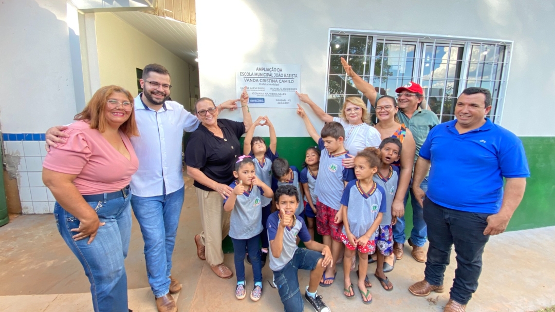 Prefeitura entrega 3 novas salas e anuncia quadra na Escola Jo&atilde;o Batista, no Che Guevara