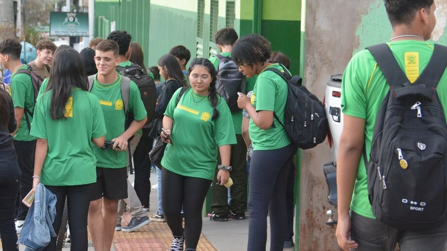 Governo vai fazer investiga&ccedil;&atilde;o social de alunos para coibir ataques em escolas