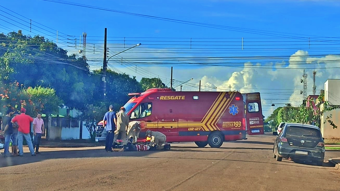 Idoso fica ferido em colis&atilde;o que envolveu duas motocicletas no centro de Sidrol&acirc;ndia