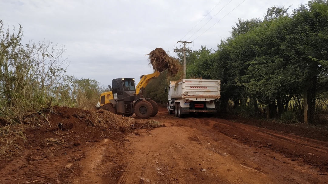 Prefeitura vai investir quase R$ 3 milh&otilde;es em equipamentos para manuten&ccedil;&atilde;o de estradas