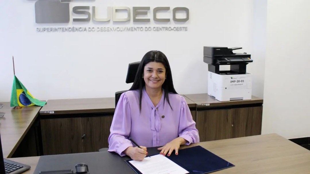 Rose Modesto toma posse como superintendente da Sudeco