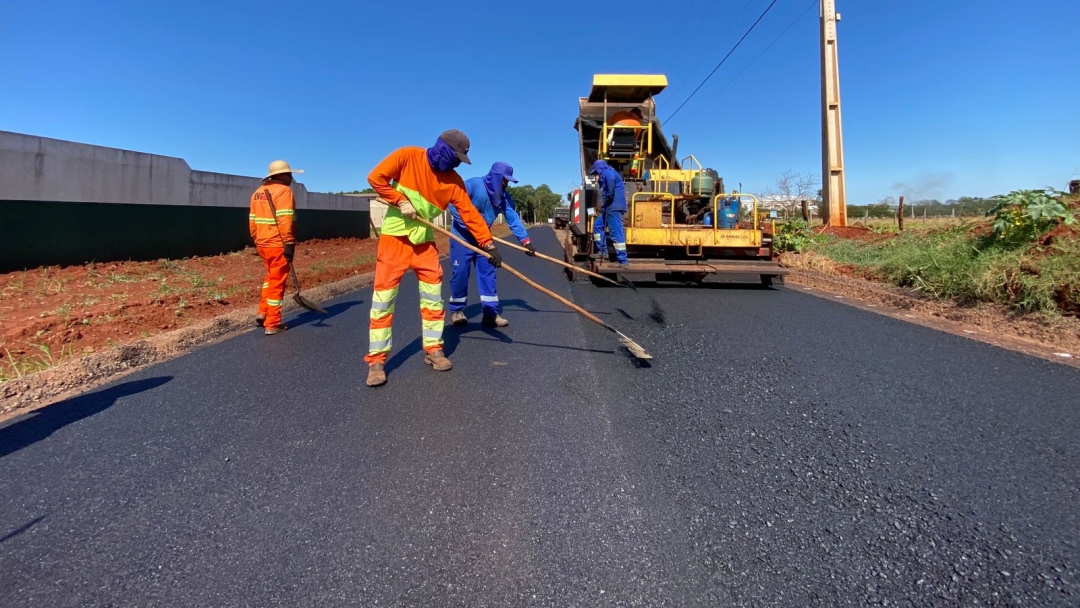 Com mais 30 km de asfalto novo, prefeita vai cumprir meta  de &aacute;rea urbana 100% pavimentada