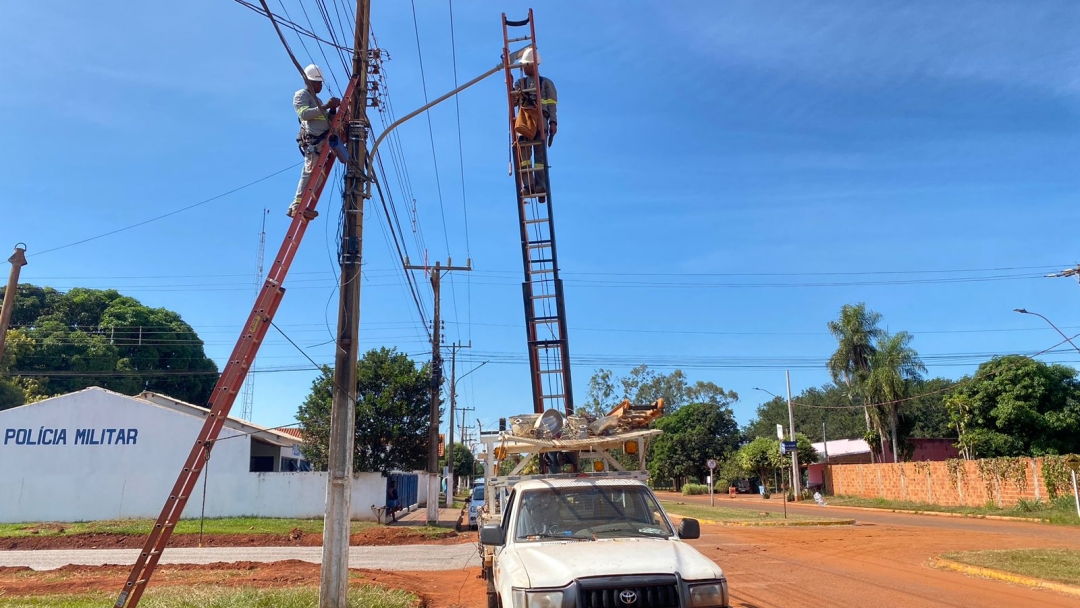 Quebra Coco est&aacute; recebendo instala&ccedil;&atilde;o de l&acirc;mpadas de LED