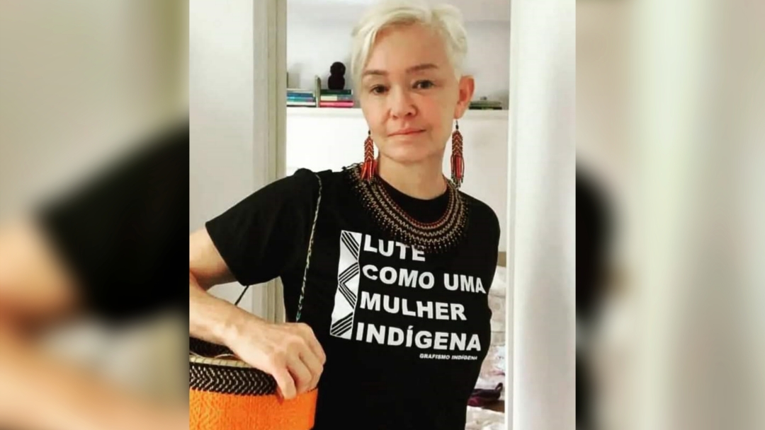 Ministra dos Povos Origin&aacute;rios usa camiseta confeccionada em Sidrol&acirc;ndia que rendeu premia&ccedil;&atilde;o&nbsp;da&nbsp;TV&nbsp;Globo