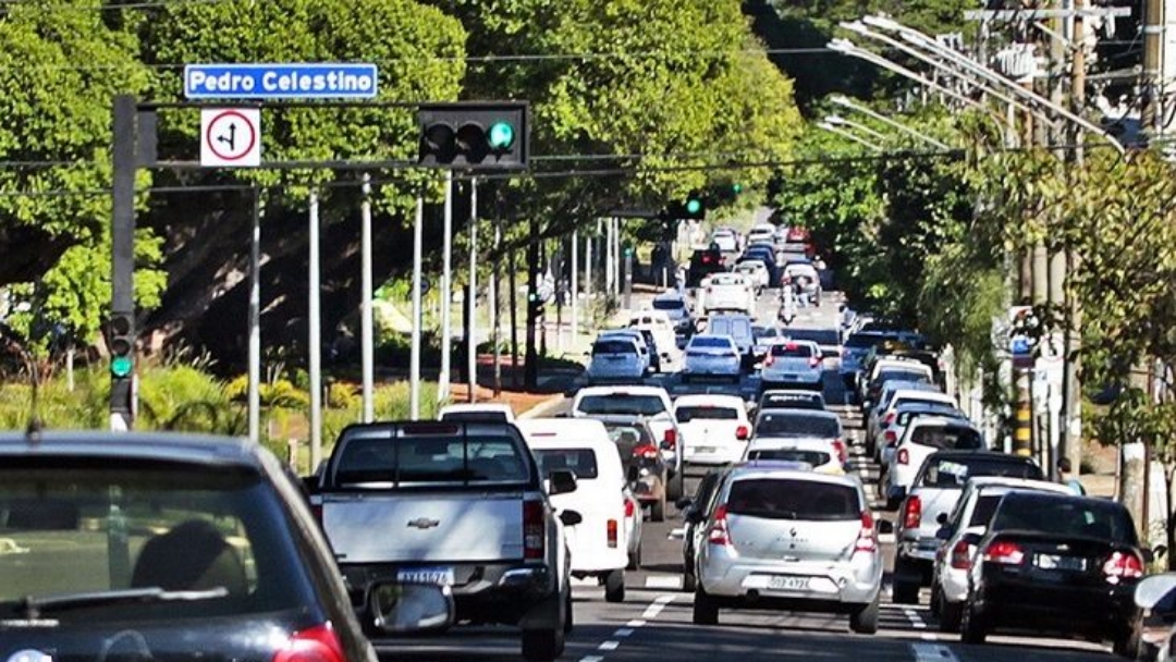 Junho &eacute; m&ecirc;s de pagamento do licenciamento com placas finais 4 e 5