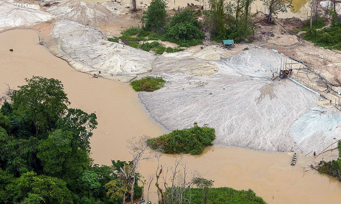 Garimpo de ouro na Amaz&ocirc;nia cresceu mais de 90% em oito anos