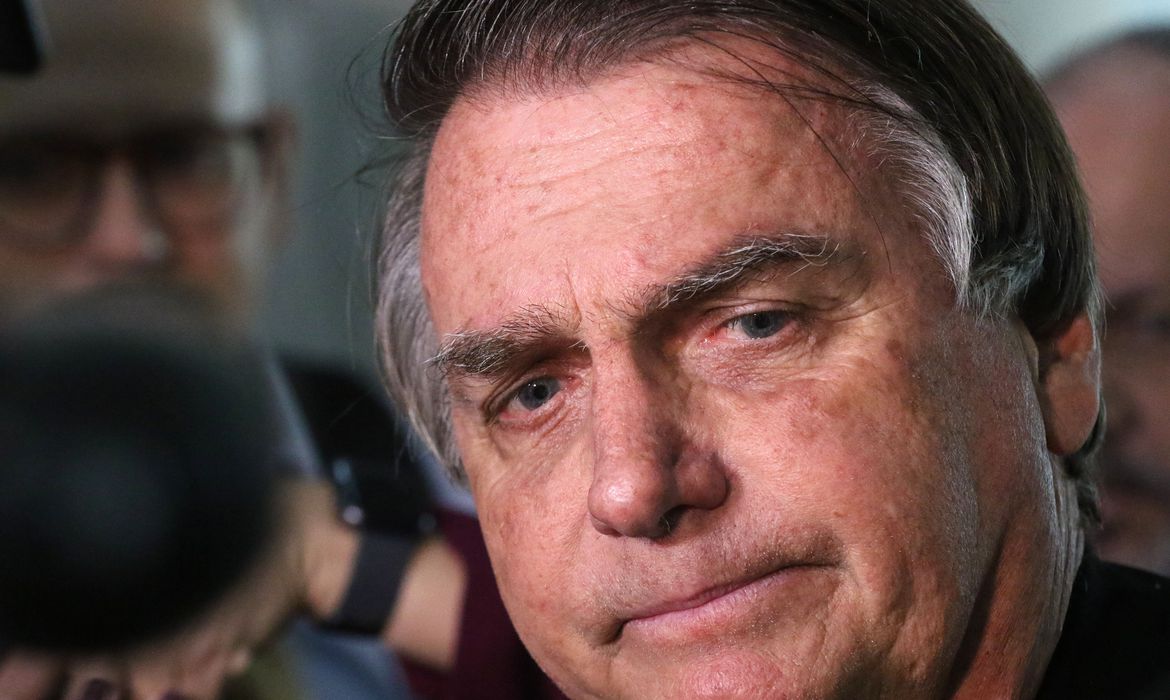Maioria do TSE condena Bolsonaro &agrave; inelegibilidade por oito anos