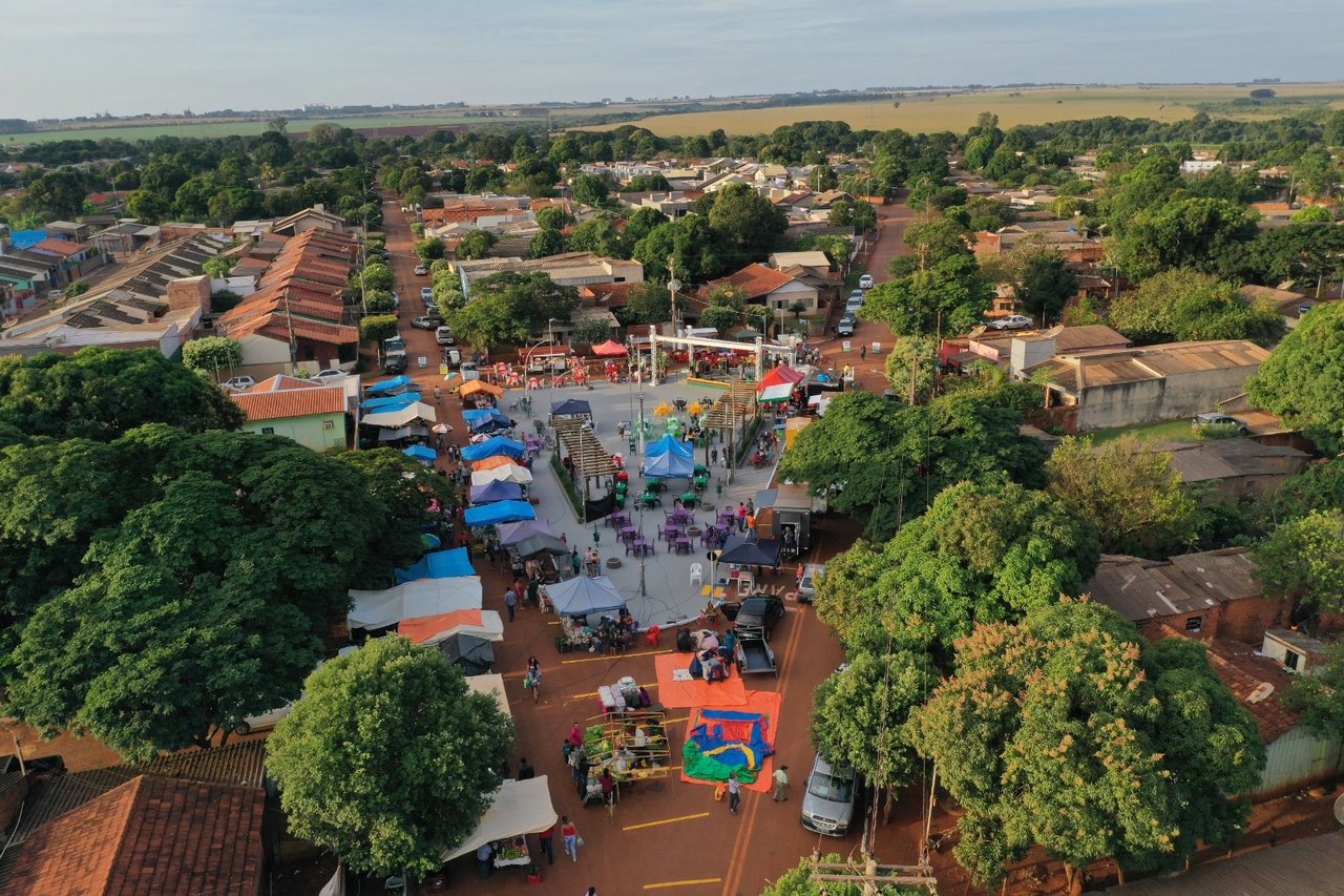 Feira de Artesanato e Agricultura Familiar movimentam a Pra&ccedil;a Tri&acirc;ngulo